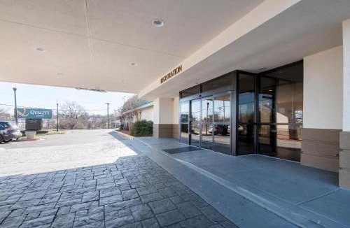 Rolling Road Farms Hotel | Quality Inn Windsor Mill - Baltimore