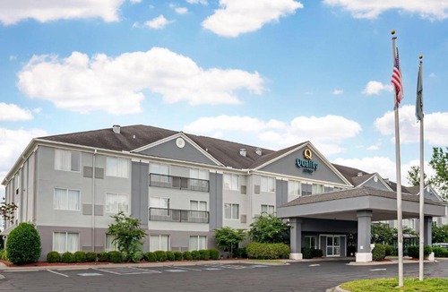 Pineville Hotel | Quality Suites Pineville - Charlotte
