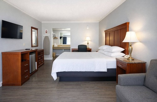 Antioch Hotel | Quarters Inn and Suites