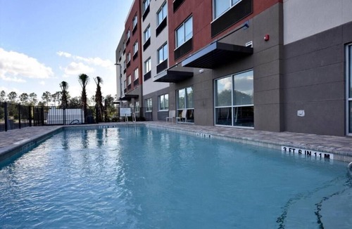 Southeast Orlando Apartment | Queen Room Near Pediatric Dental Group ORL
