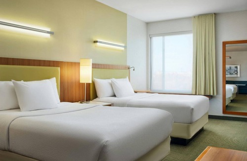 Moosic Hotel | Queen w/Sofa | SpringHill Scranton | Shoppes at Montage, Events + Games