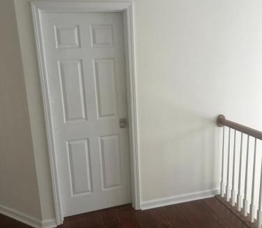 Ellenwood House | QueenRoom1