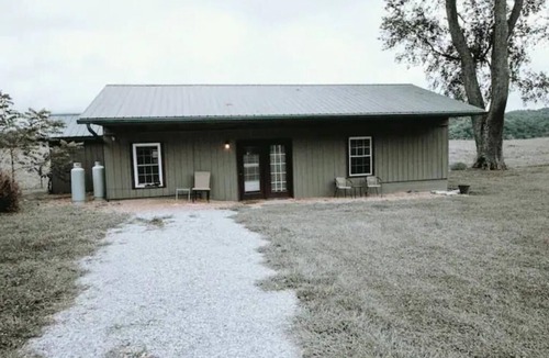 Abingdon Cabin | Quiet 2 BR Cabin in Abingdon B