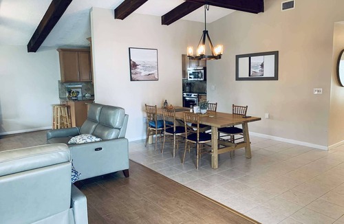 North Bay Hills House | Quiet 2-BR house w/pool & office. Monthly rental.