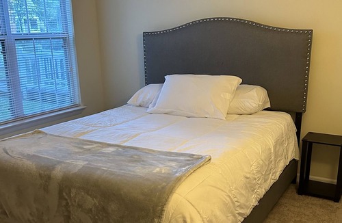Harbison Apartment | Quiet 2BD Apt Near the Interstate Shopping and Dining