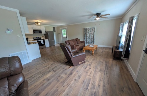 Lake Toxaway House | Quiet 3-bedroom house in Lake Toxaway. Short drive to many waterfalls.