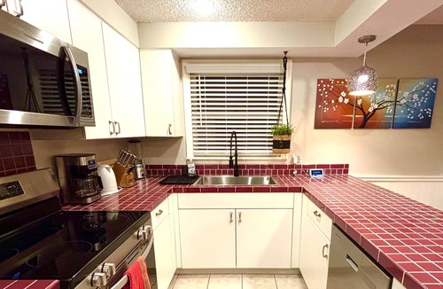 Columbus House | Quiet and secluded home, 3.5 miles to TIEC