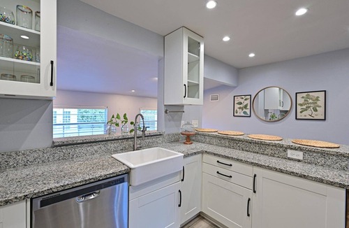 River District House | Quiet, beautiful area - dog friendly with Poolspa - between AMI & Riverwalk