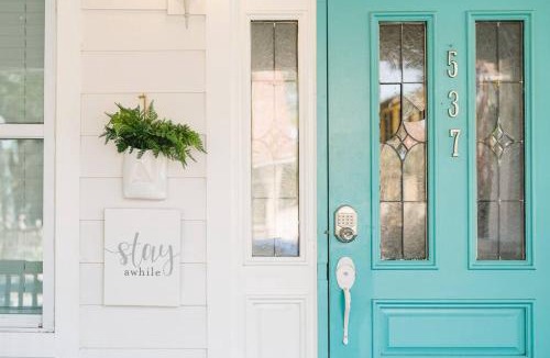 Historic Uptown Apartment | Quiet Charming Central Historic Guesthome Downtown