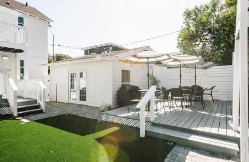 Historic Uptown Apartment | Quiet Charming Central Historic Guesthome Downtown