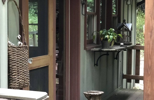 Boone Cottage | Quiet, Charming Cottage in the Mountains of NC