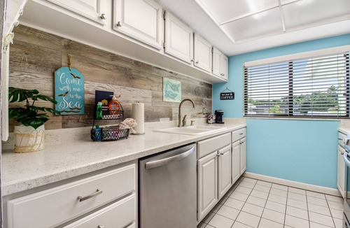 Siesta Key Condo | Quiet condo with a heated pool & central AC - short walk to the beach