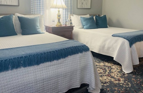 Inman House | QUIET COVE LAKE BOWEN RETREAT W/DOCK