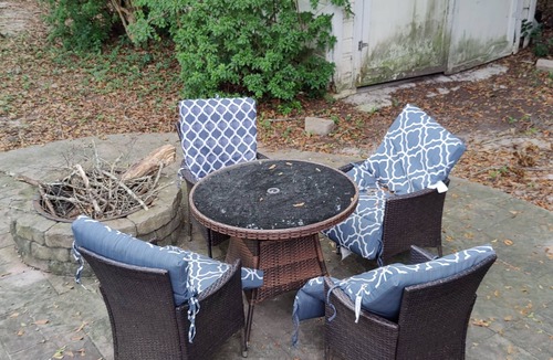Rosewood House | Quiet family home located close to everything that Columbia has to offer.