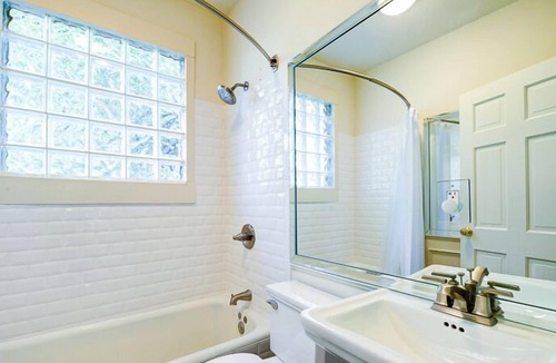 South Tuxedo Park House | Quiet Historic Cottage In The Middle Of Everything