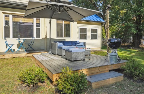 Kenvil House | Quiet Lakeside Home for Displaced, Relocating and Professional Families with EV