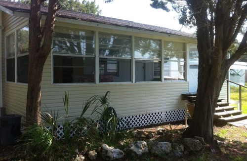 Crystal River Cottage | Quiet little cottage on the water.
