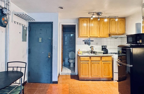 Lower East Side Apartment | Quiet Studio with Kitchen in Prime Manhattan - Lower East Side