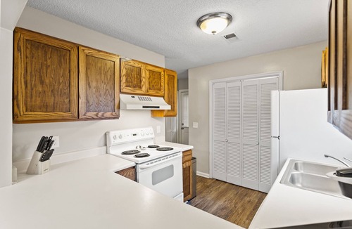 Conestee House | Quiet Up Down Duplex perfect for business travel!