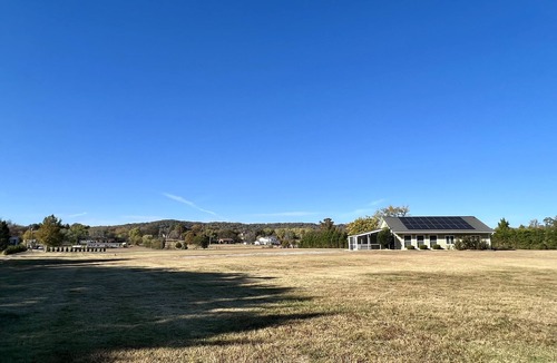 Rockford Cottage | Quite Comfy Tiny Home in Rockford #TinyRock