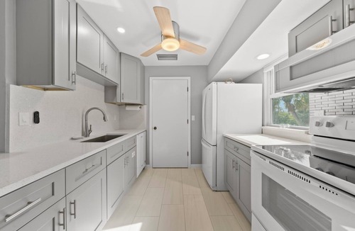 Sanibel House | Rabbit Retreat - Charming Sanibel Island Duplex with Golf Cart (extra charge)
