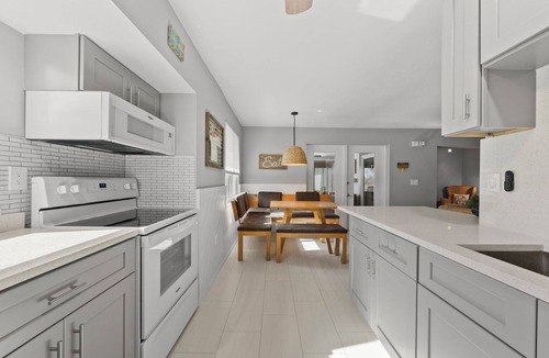 Sanibel House | Rabbit Retreat - Charming Sanibel Island Duplex with Golf Cart (extra charge)