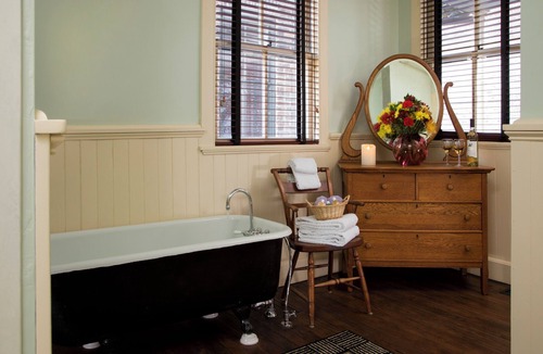 Downtown Baltimore Bed & Breakfast | Rachael's Inner Harbor Boutique Inn - The Letitia Mae Suite