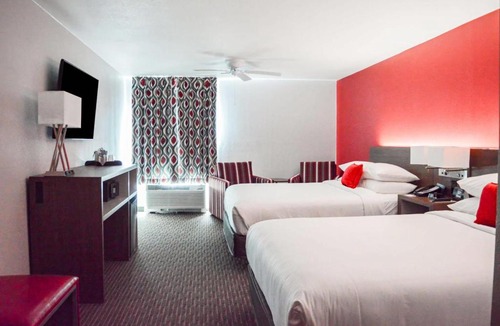 Kissimmee Hotel | Radisson Hotel Orlando Lake Buena Vista South