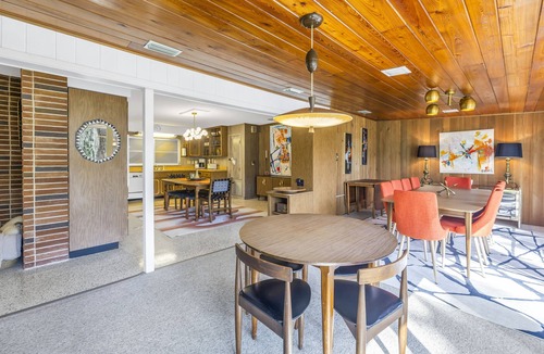 Dunnellon House | Rainbow River mid-century Estate Sleeps 22+ people and guarantees unlimited fun!