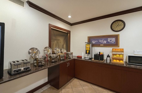 Davenport Hotel | Ramada by Wyndham Davenport Orlando South