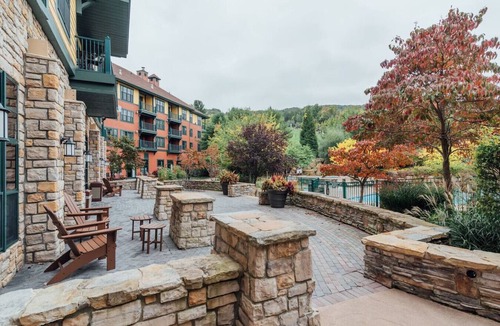 Vernon Apartment | RARE 1st flr Private Ski in/out access 1 Bed!