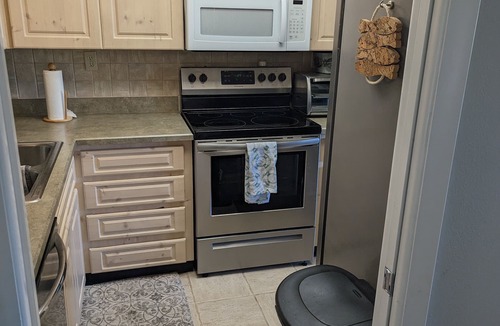 Dixie Shores Condo | Rare 3 bdrm Waterfront condo -Dixie Shores - private dock - boatlift - bunkroom