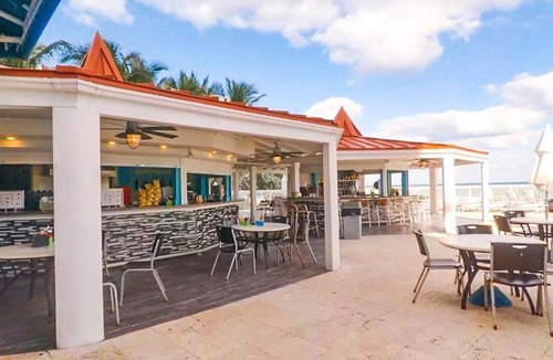 Sunny Isles Beach Villa | RARE FIND - Perfectly Located Relaxing Beach Front studio at the Marco Polo Resort - Collins Ave - Sunny Isles Beach - near aventura mall and more