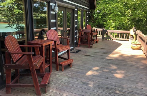 Morganton Cabin | Rare Gem on YEAR ROUND DEEP Water of Lake Blue Ridge!