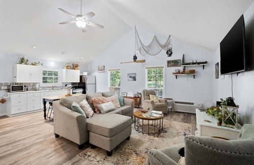 Marble Falls Cabin | Ready for a little rest and relaxation.