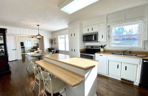 Anderson House | Recently Renovated near Downtown Anderson and Anderson University