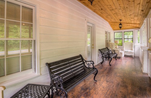 Williamstown House | Recently updated home on Toccoa River close to downtown w/Central A/C & WiFi