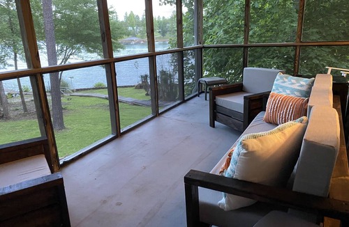 Double Springs House | Recently updated. Year Round Waterfront Lakehouse - Whitt's End