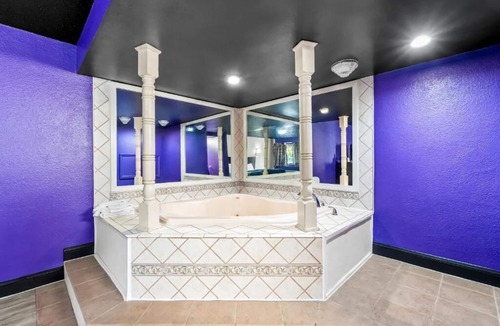 Bellmawr Hotel | Red Carpet Inn and Suites
