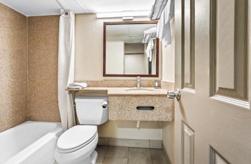 Bellmawr Hotel | Red Carpet Inn and Suites