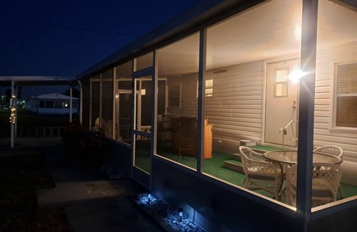 Flamingo Bay House | Red Fish Pass - Cozy 2-bedroom 1.5 bath on shared launch on Charming Pine Island
