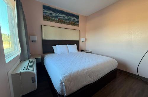 Adairsville Hotel | Red Lion Inn & Suites Adairsville