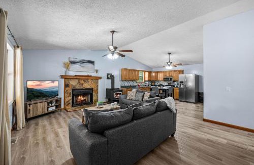 Cosby Ski Chalet | Red Rock Ranch
