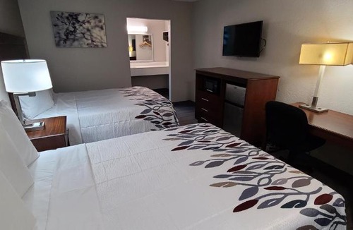LaGrange Hotel | Red Roof Inn LaGrange