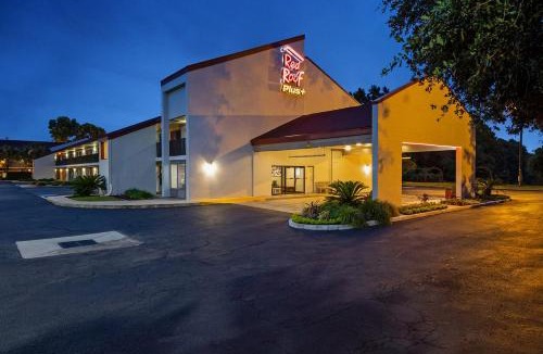 Charleston Hotel | Red Roof Inn PLUS+ Mt Pleasant - Patriots Point