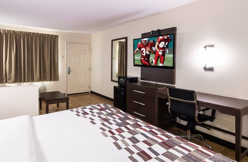 Commerce Hotel | Red Roof Inn & Suites Commerce - Athens