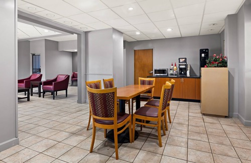 Monroe Hotel | Red Roof Inn & Suites Monroe, NC