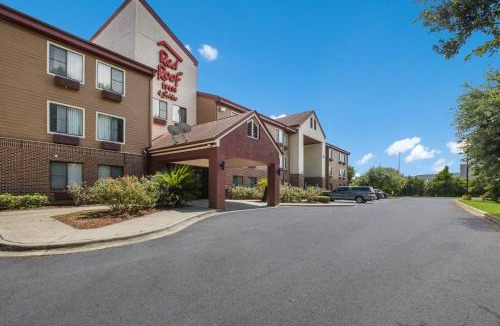 Pooler Hotel | Red Roof Inn & Suites Savannah Airport