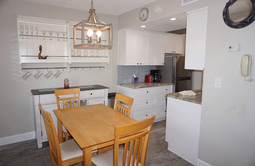North Redington Beach Condo | Redington Surf Resort 04 Quaint Beach Front Condo Motel