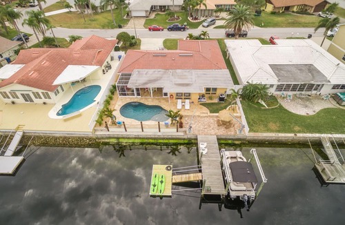 Gulf Harbors House | Reduced Fall rates! Free pontoon boat for your stay. Paradise on the water.